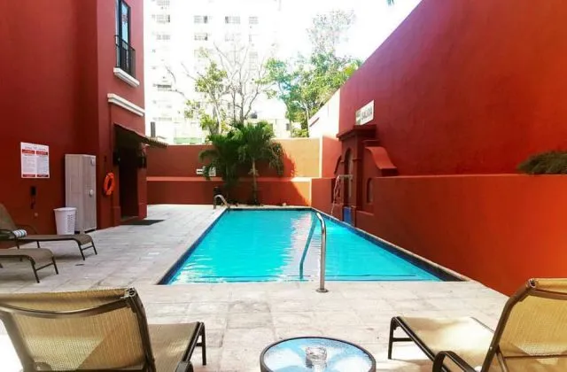 Courtyard by Marriott Santo Domingo piscina